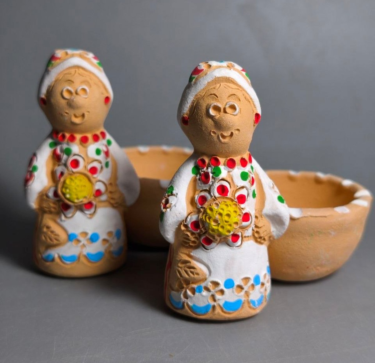 Господиня з квіточкою та сільничкою (7 см) - зображення 1