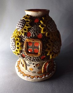 Хатинка з соняхами та віконцями на даху (16 см.кругла велика) - зображення 3